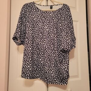 SHEIN Black and White Leopard Print Top